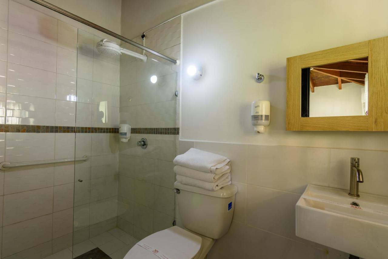 Like Home Hotel Boutique 메딜린 외부 사진